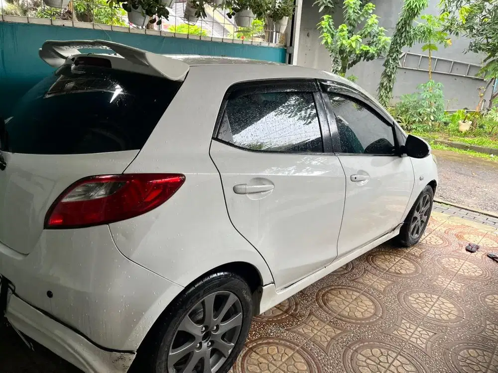 mobil mazda 2 automatic 2012 pemakaian pribadi