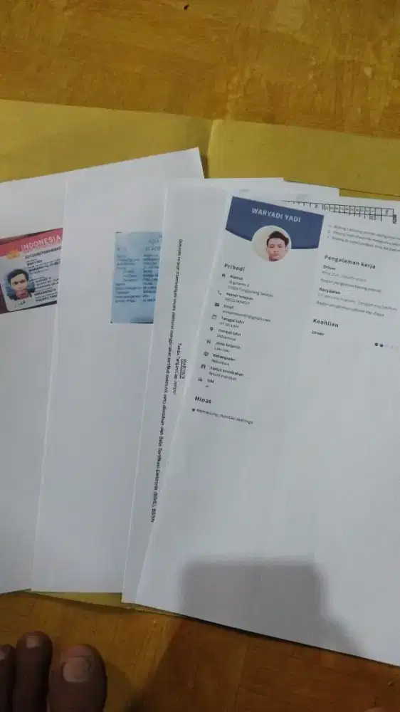 Mencari kerjaan apapun asal ada mes