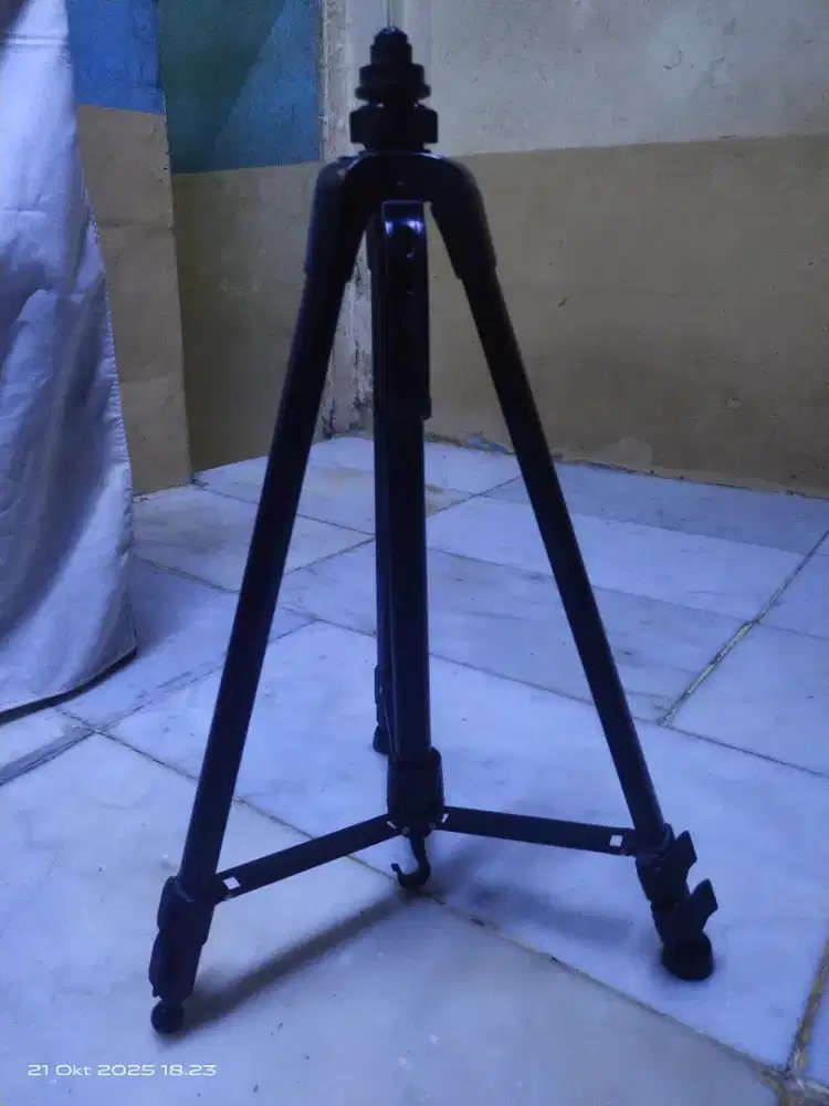 Tripod somita St 3520