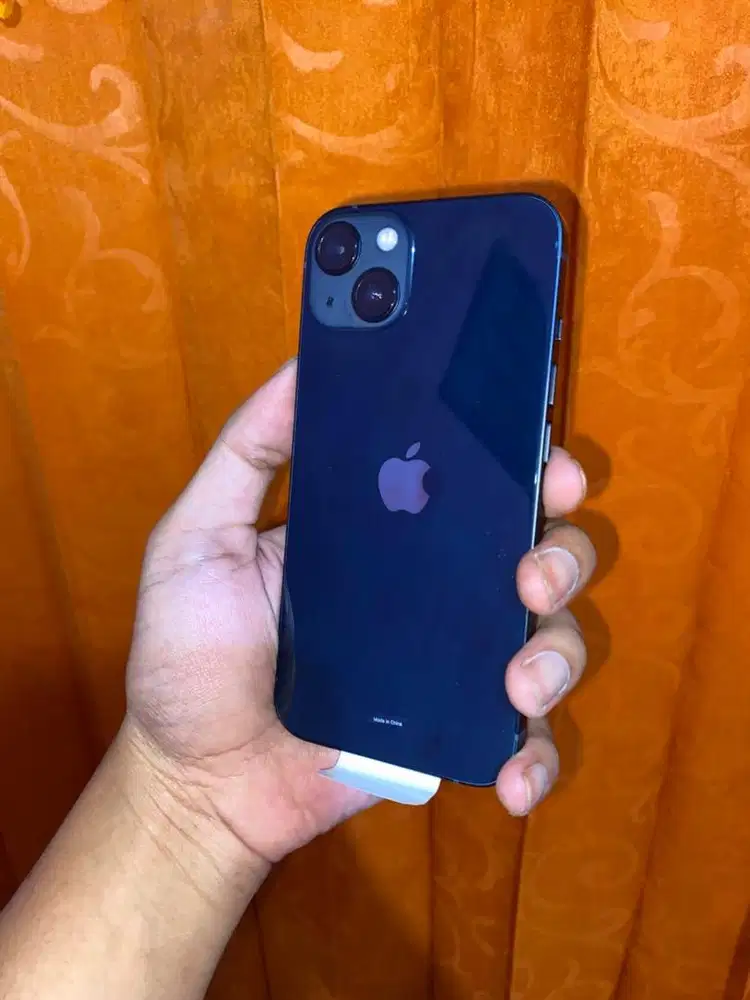 iPhone 13 midnight 128gb LIKE NEW
