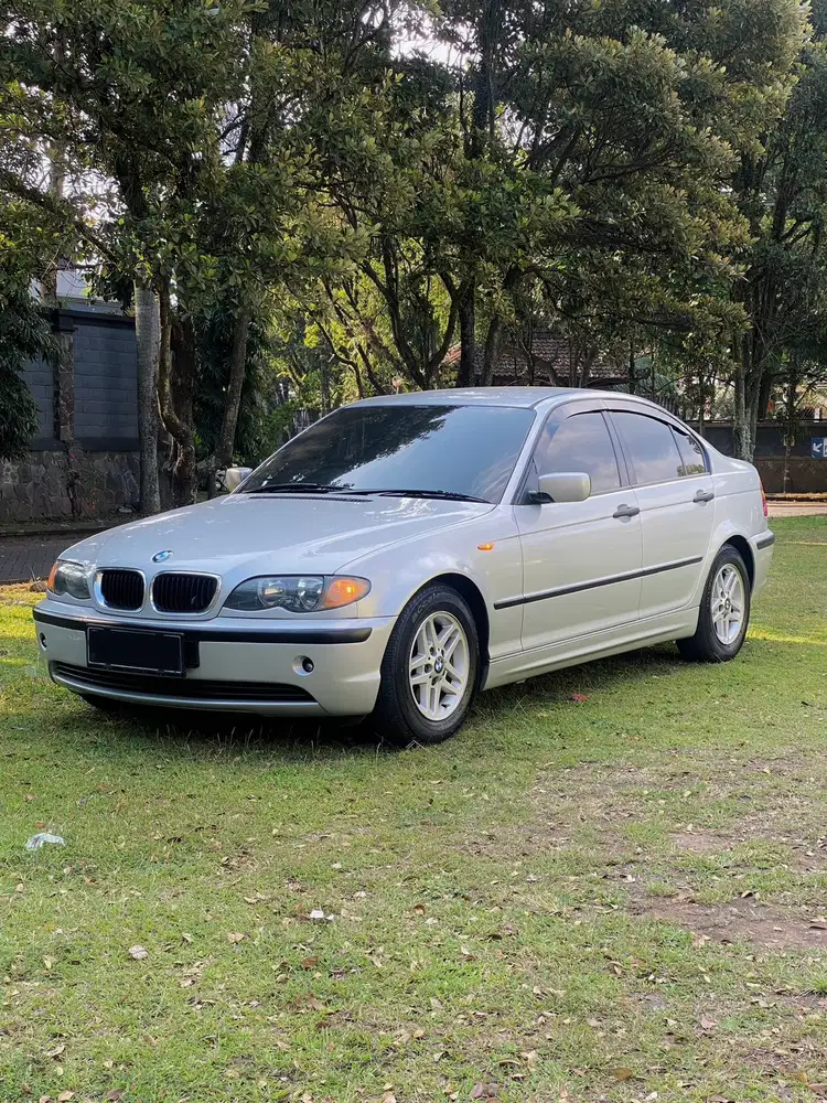 BMW 318i 2002 Bensin