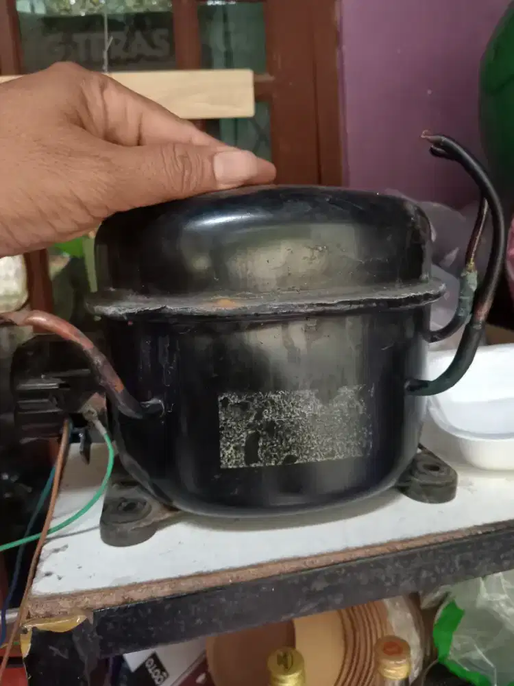 Kompresor bekas dispenser