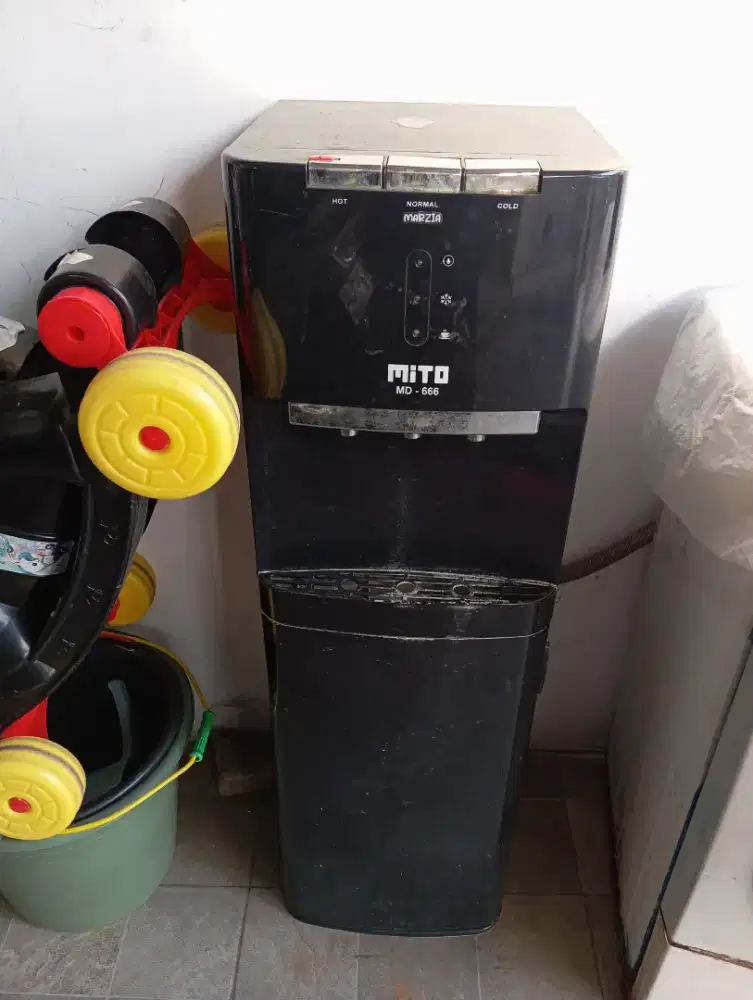 (Bekas) Water Dispenser