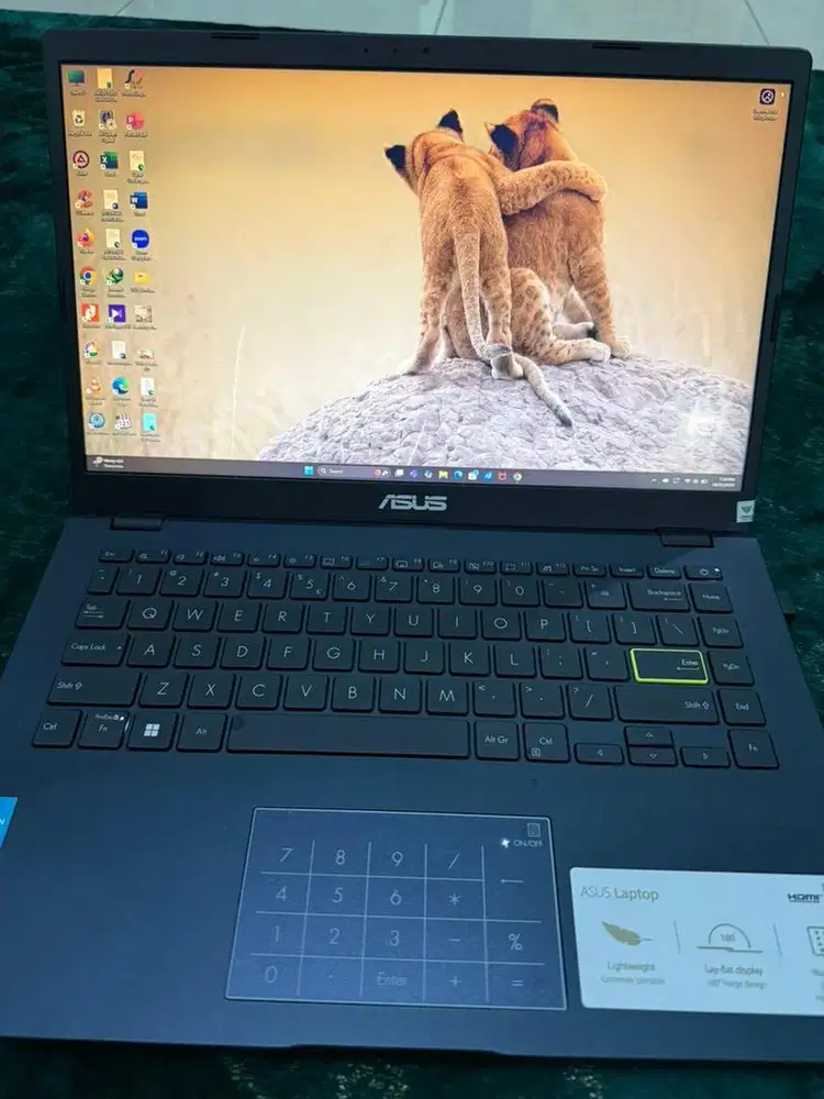 LIKE NEW ASUS Vivobook 83VT94ON