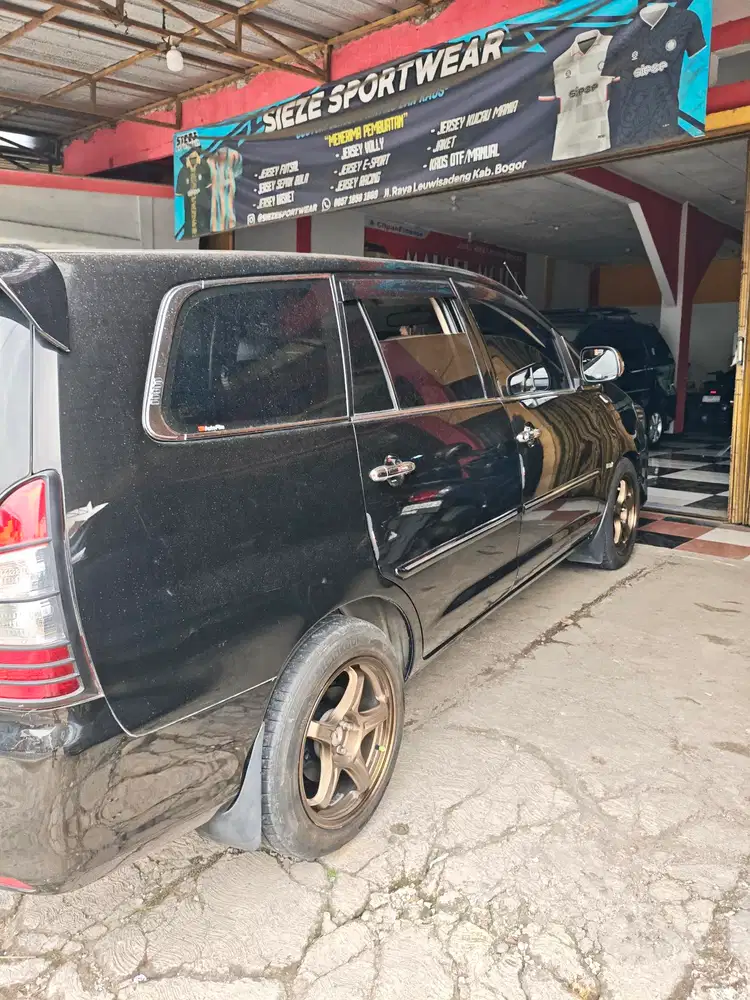 Toyota Kijang Innova 2005 Bensin