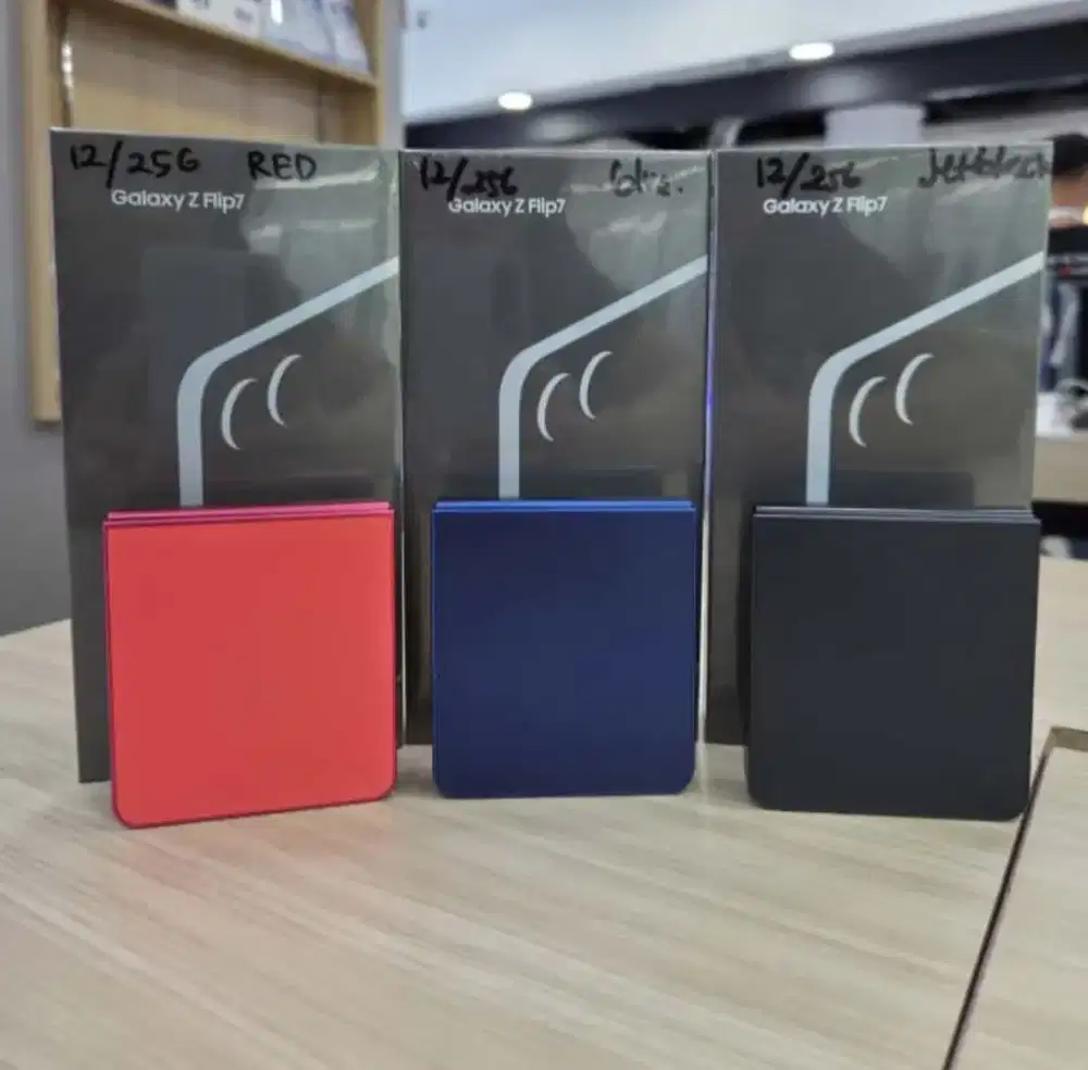 Samsung Zflip 7 8+8/256 Baru Garansi resmi