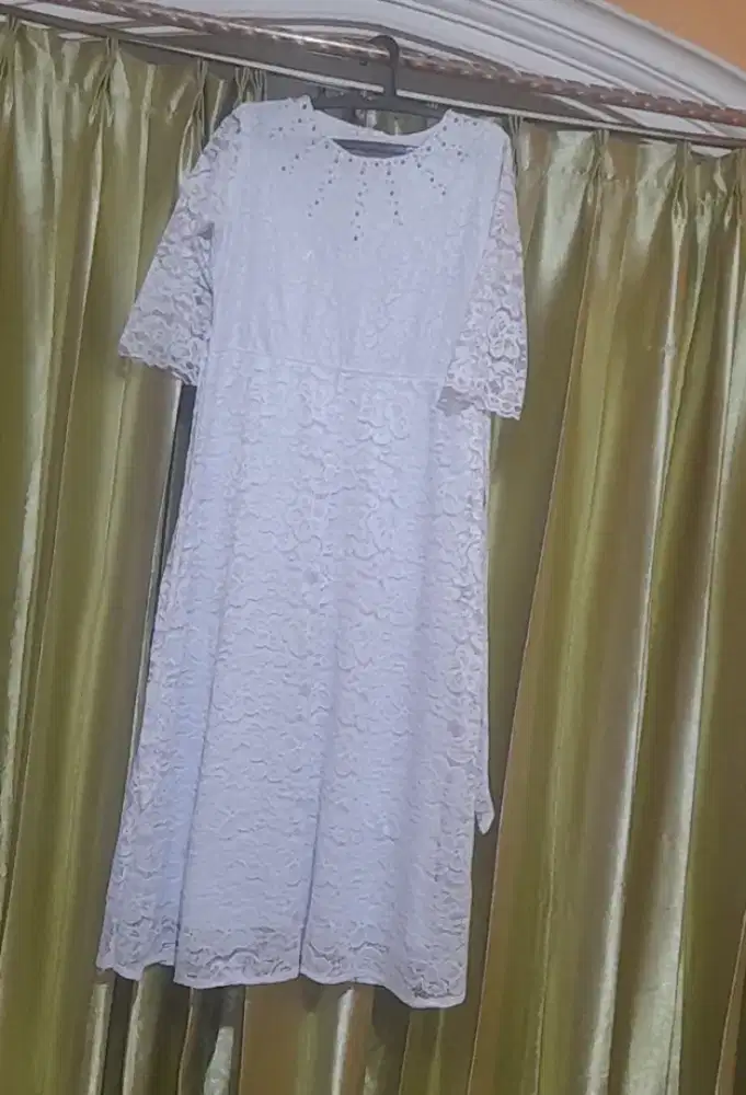 Dress brokat putih