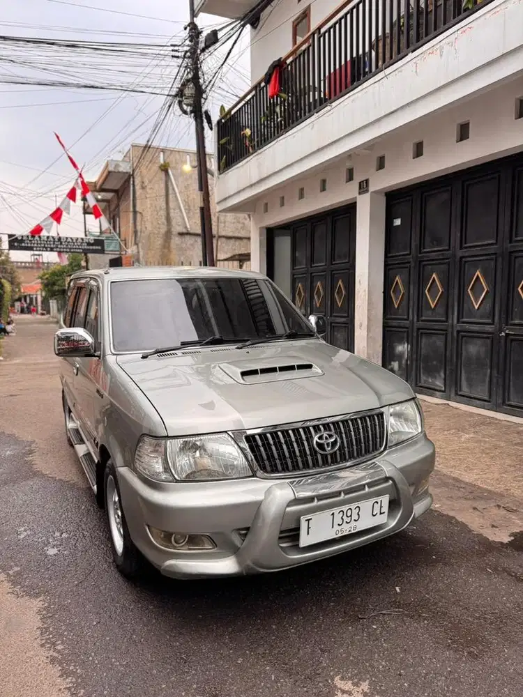 Toyota kijang lgx 2004 1,8 bensin istimewa siap gas