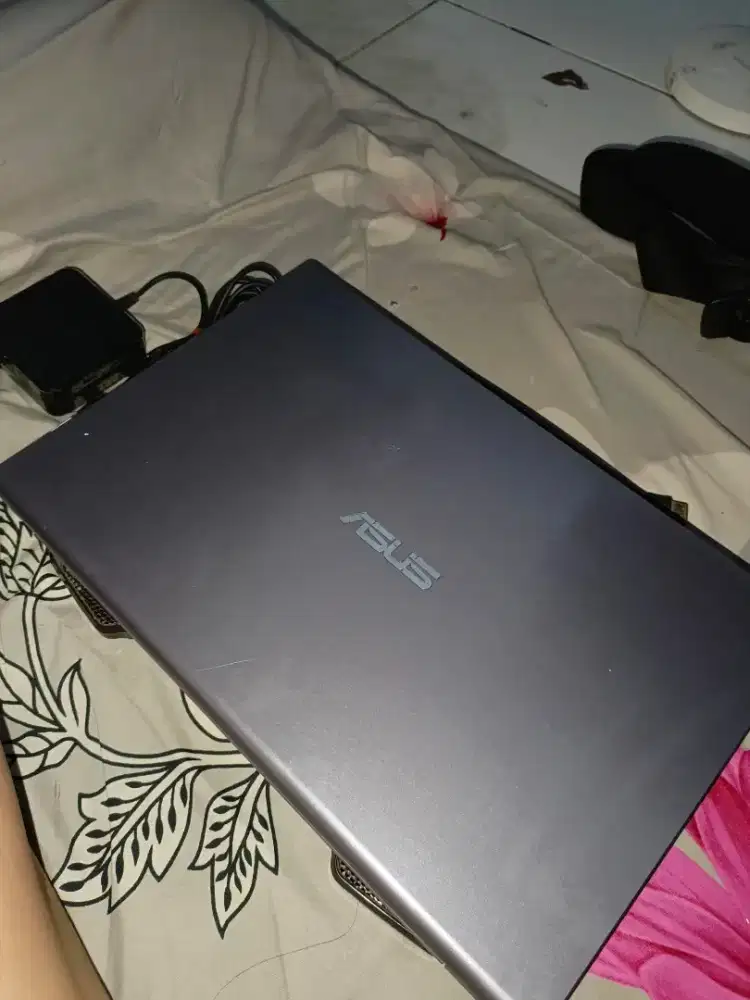 DIJUAL Laptop Asus (gaktau tipe)