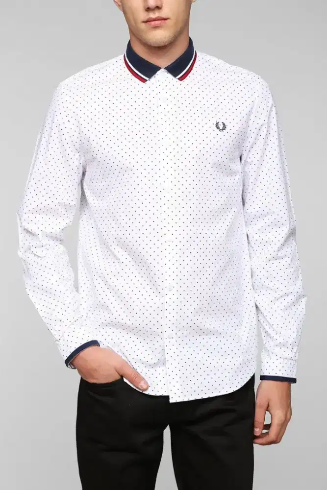 Kemeja Long Sleeve Fred Perry Polkadot White Colour Size M