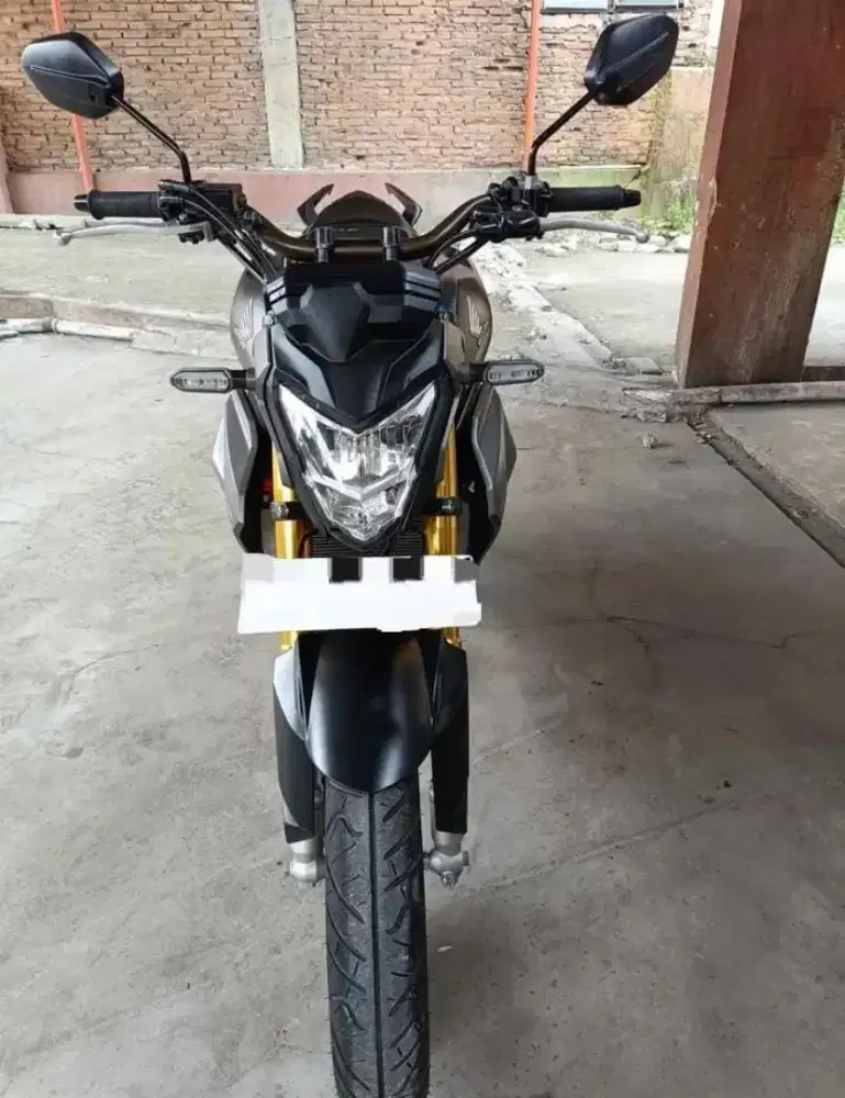 Bismillah Dijual Cepat Honda CB150R Tahun 2022