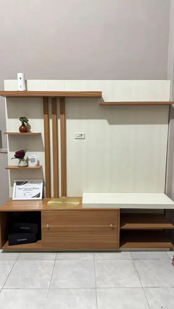 Dijual, lemari TV full HPL