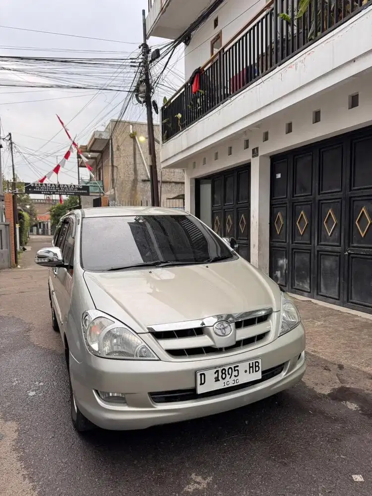 Toyota kijang innova G matic diesel 2005 istimewa siap gas