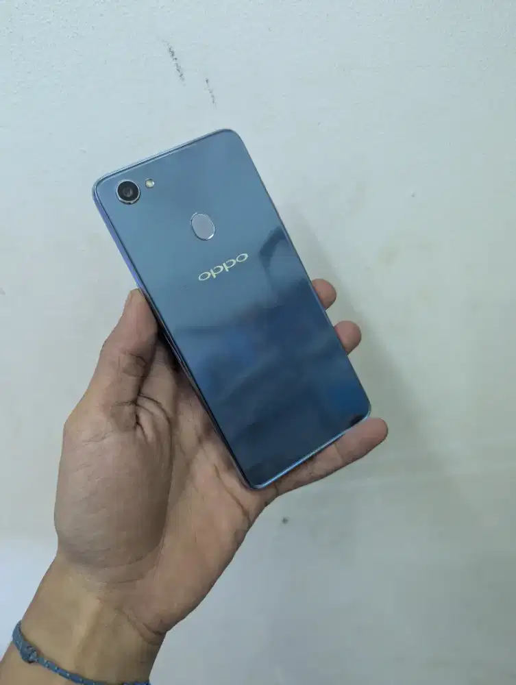 OPPO F7 4/64 MURAH GARANSI SIAP PAKAI