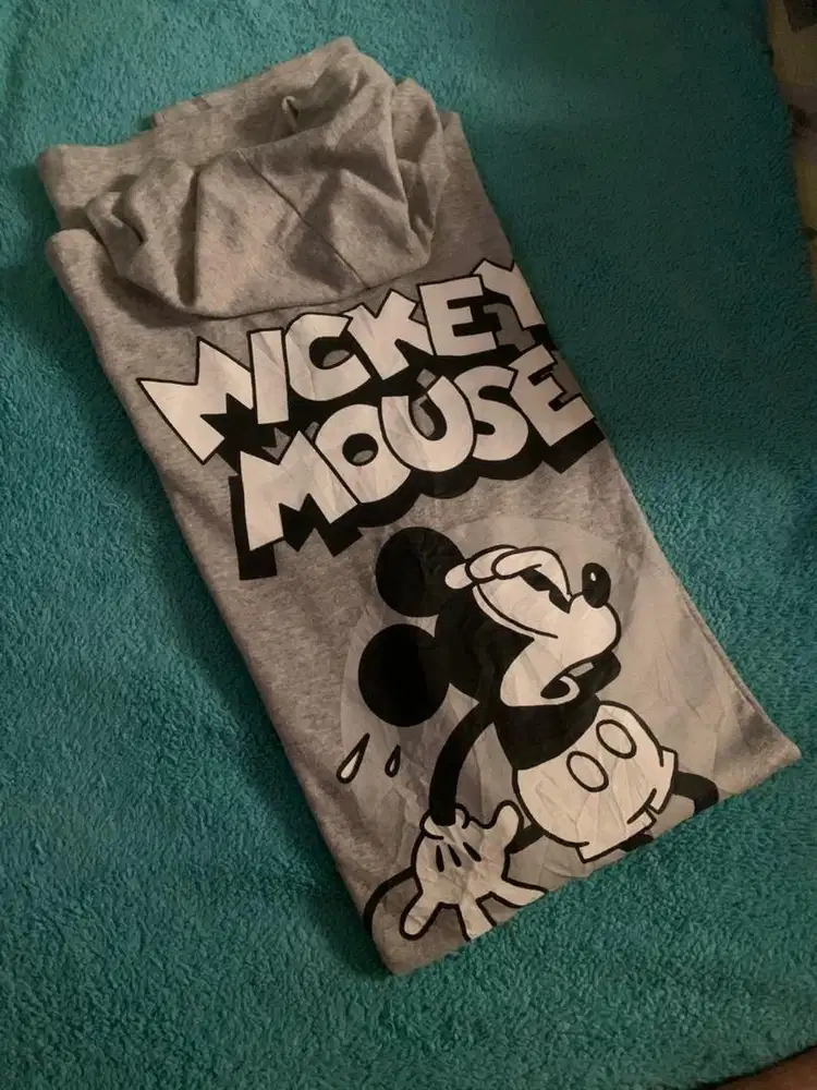 Dress crewneck Mickey brand Disney Like new !!