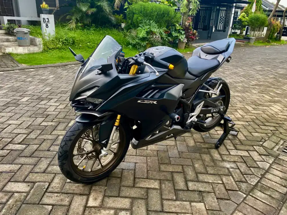 CBR 150R TAHUN 2023 BLACK