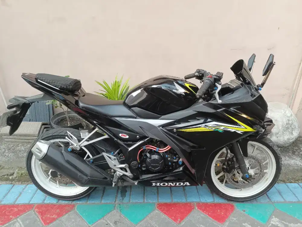 CBR 150 R LED 2016