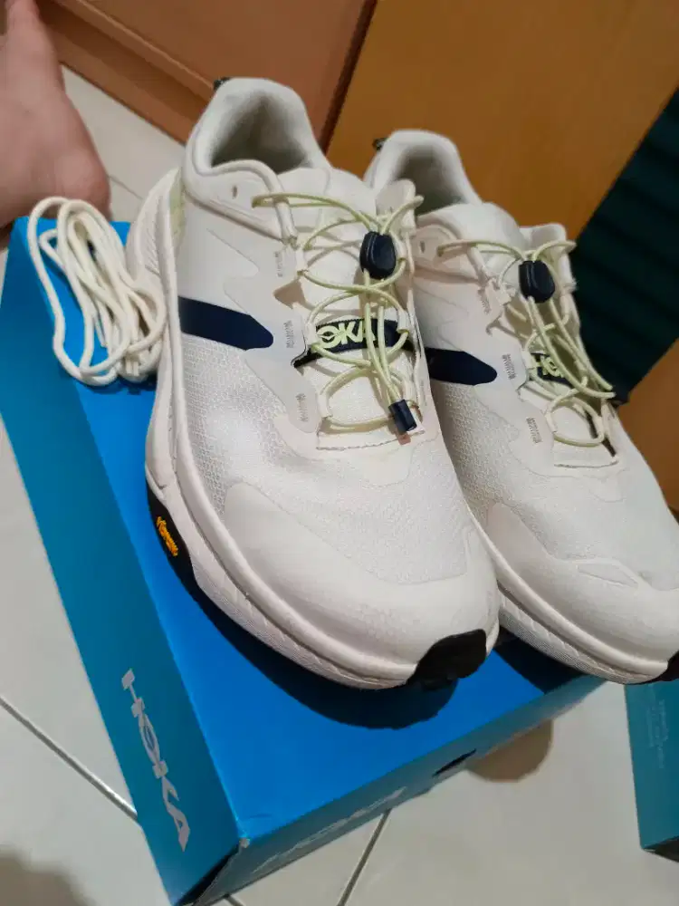 Sepatu Hoka Original M Transport