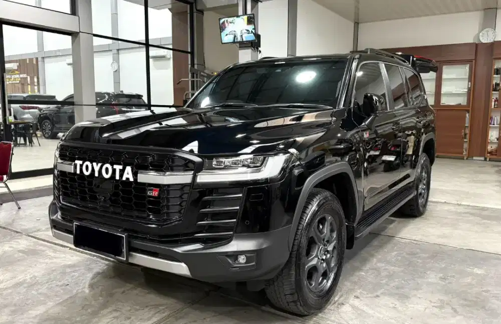 LANDCRUISER GRS300 TAHUN 2022