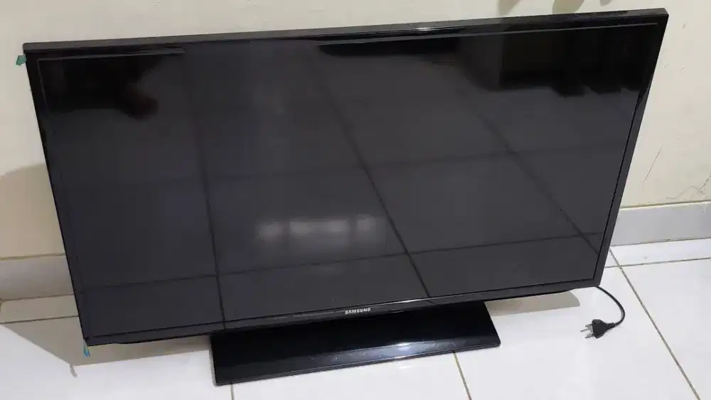 TV Samsung 40 & AOC 27