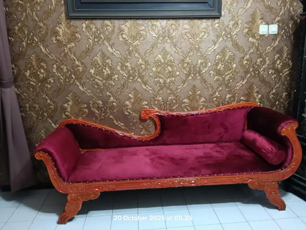 Sofa estetik baru selesai reparasi