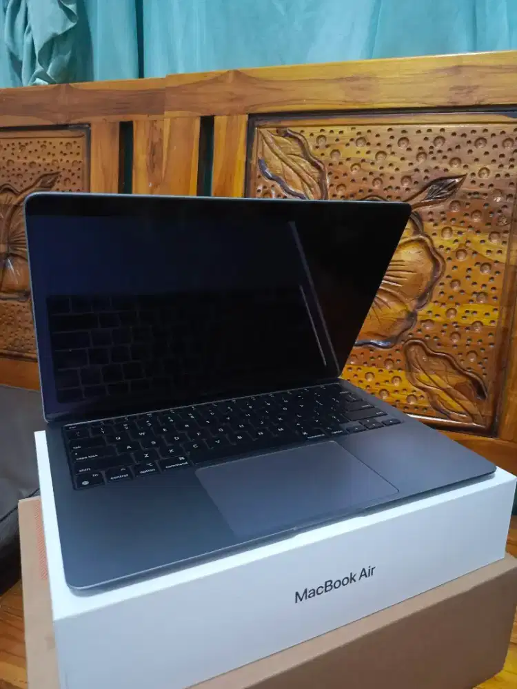 Macbook Air M1 8/256 - Pembelian Maret 2025 - BH 100% CC 27