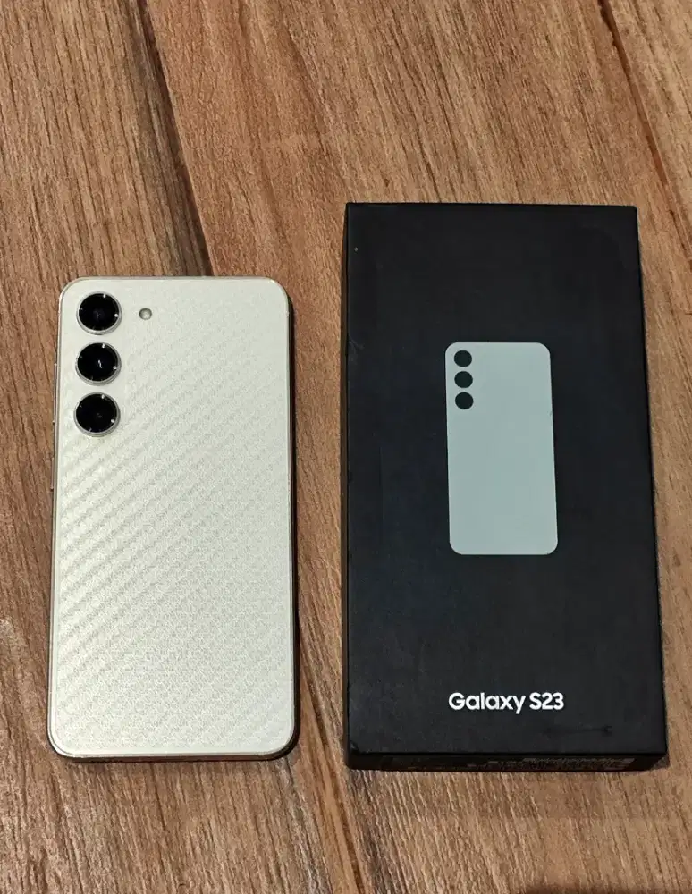 Samsung S23 256 99% Istimewa tidak terpakai not seri yg plus ultra s22