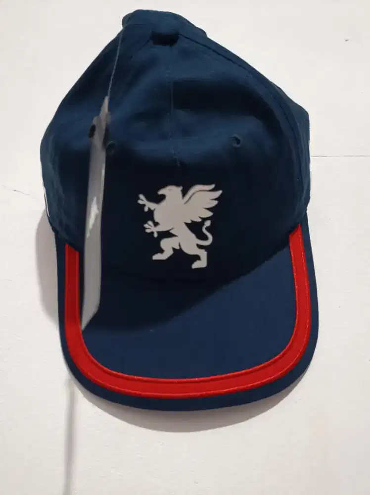 Topi original Genoa tahun 2025/2026