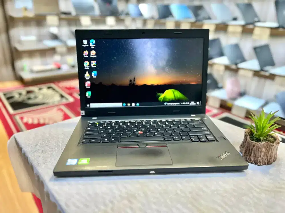 Thinkpad T470P. core i5 gen 7. ram 8gb. ssd 256gb. bergaransi.