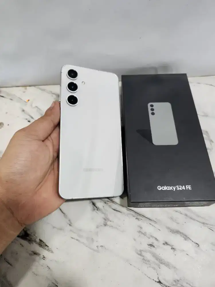 Samsung galaxy s24 fe 5G ram 8/256 gb lengkap