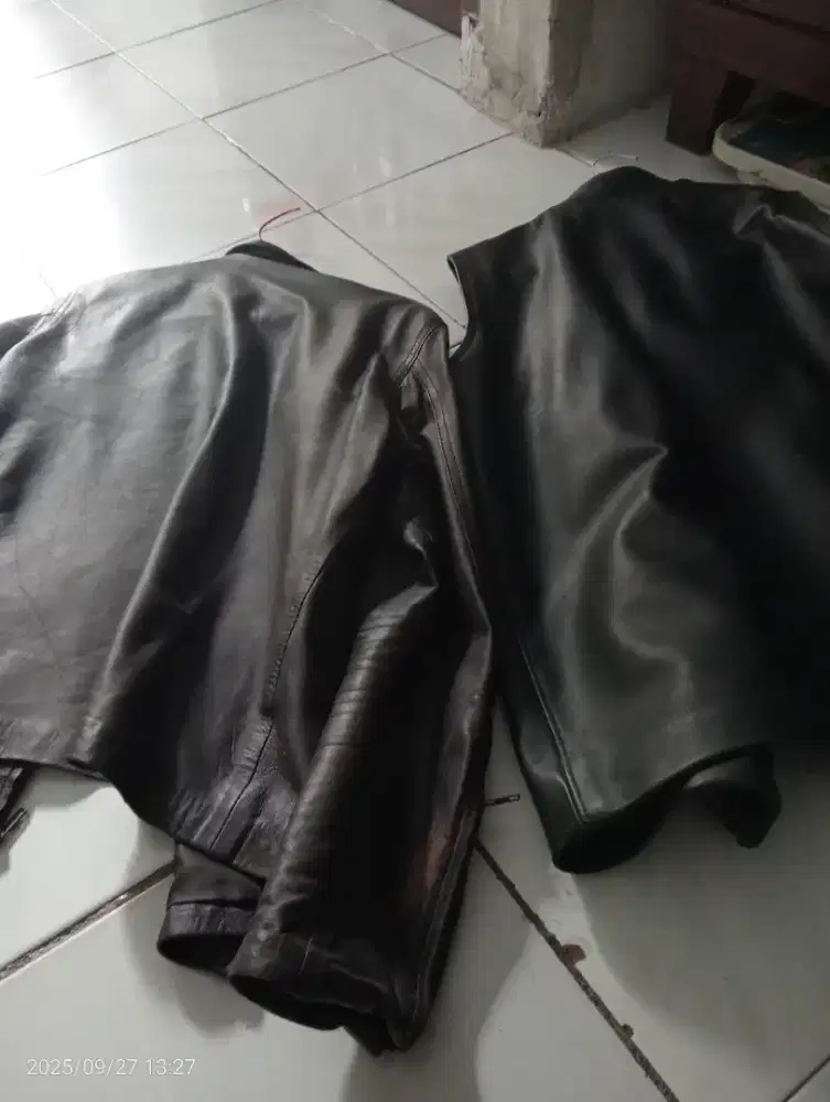 Jual jaket kulit asli ukuran M dan rompi