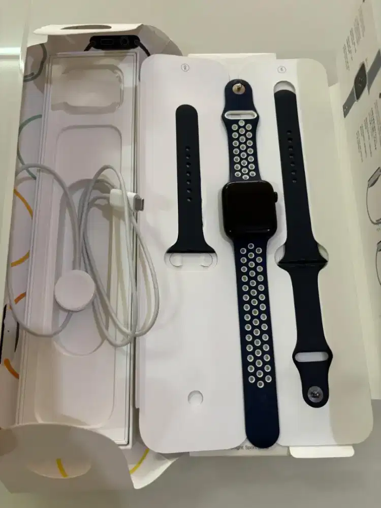 Apple watch SE 2 likenew fullset