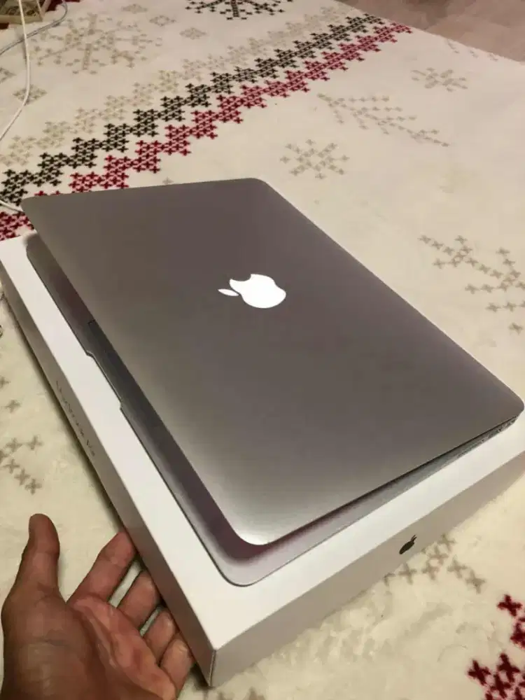 macbook ipone 16gb jual 6jt..mulus jos