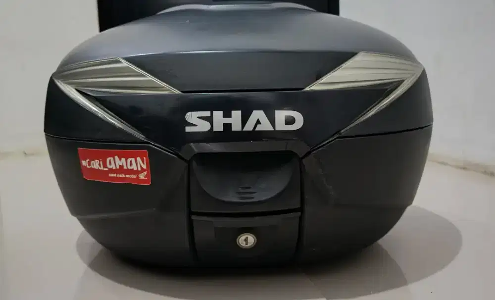 Box Shad SH39 include braket & baseplate untuk honda PCX 150