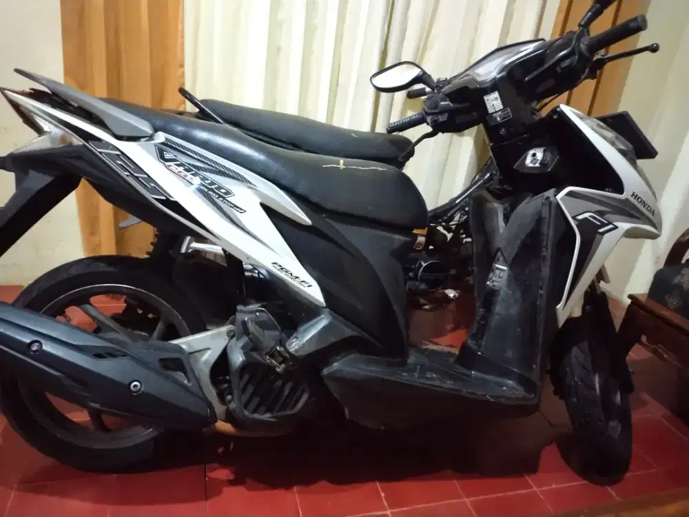 Dijual motor second Vario 125 THN 2013