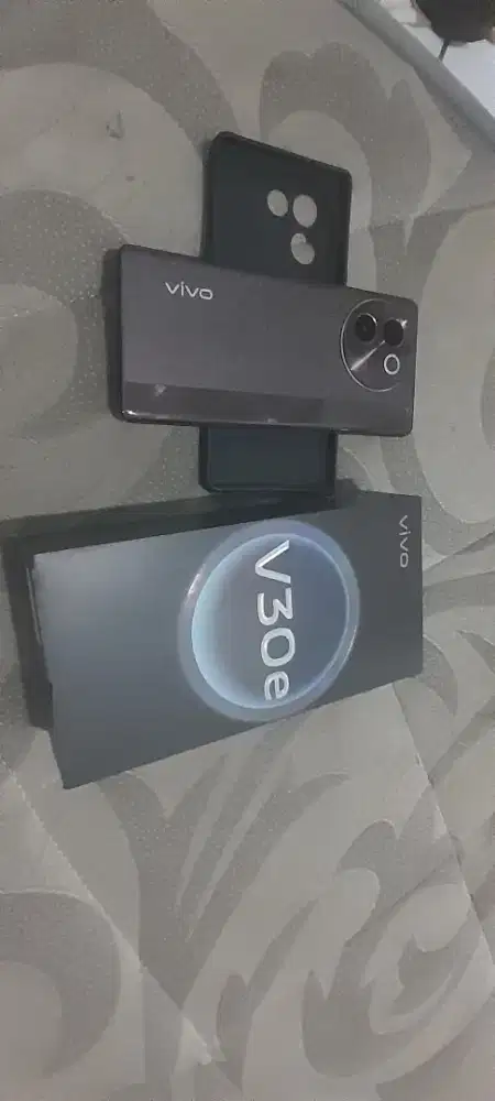 HP vivo v30e  New