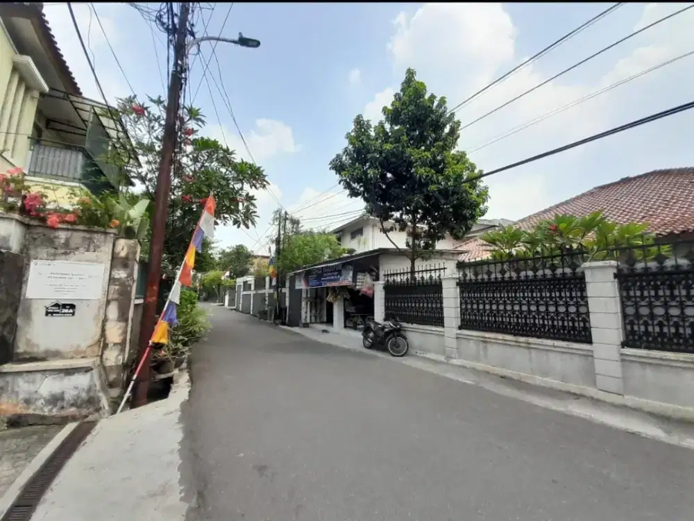 Dijual Lelang Rumah TURUN HARGA  di Gandaria Jakarta Selatan