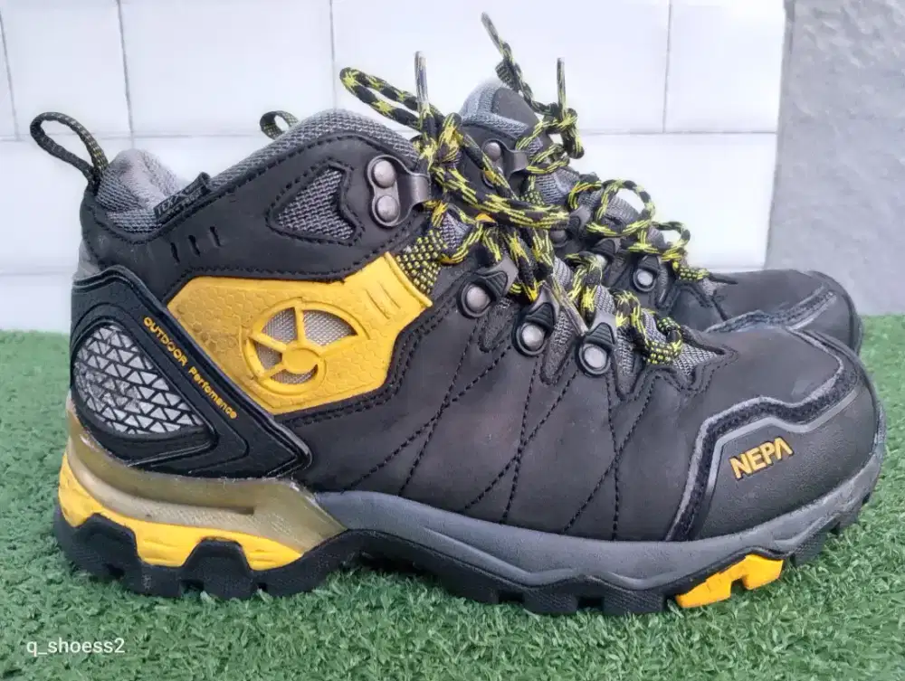 Sepatu hiking outdoor trekking NEPA