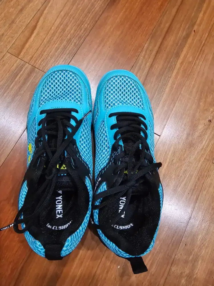 Sepatu bulu tangkis, sepatu badminton, sepatu olahraga