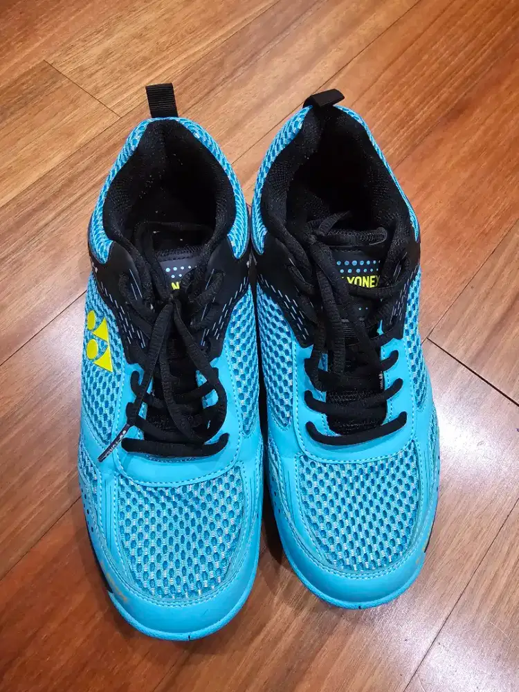 Sepatu badminton, sepatu bulu tangkis, sepatu olahraga
