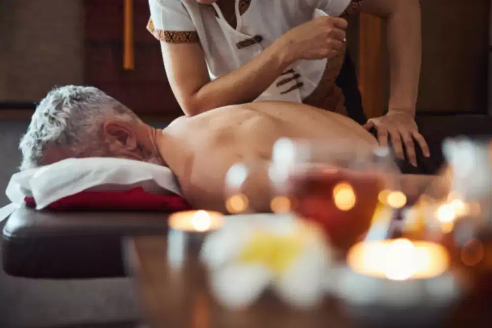 LOKER SPA MASSAGE