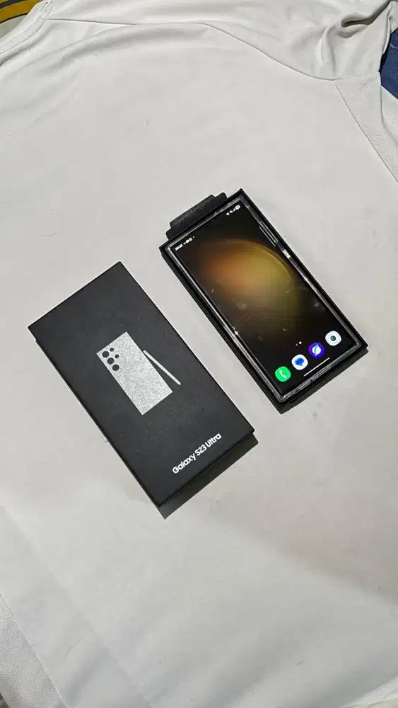 Dijual Samsung S23 Ultra Resmi Indo Ram 12 GB Memory 256 GB Like New!