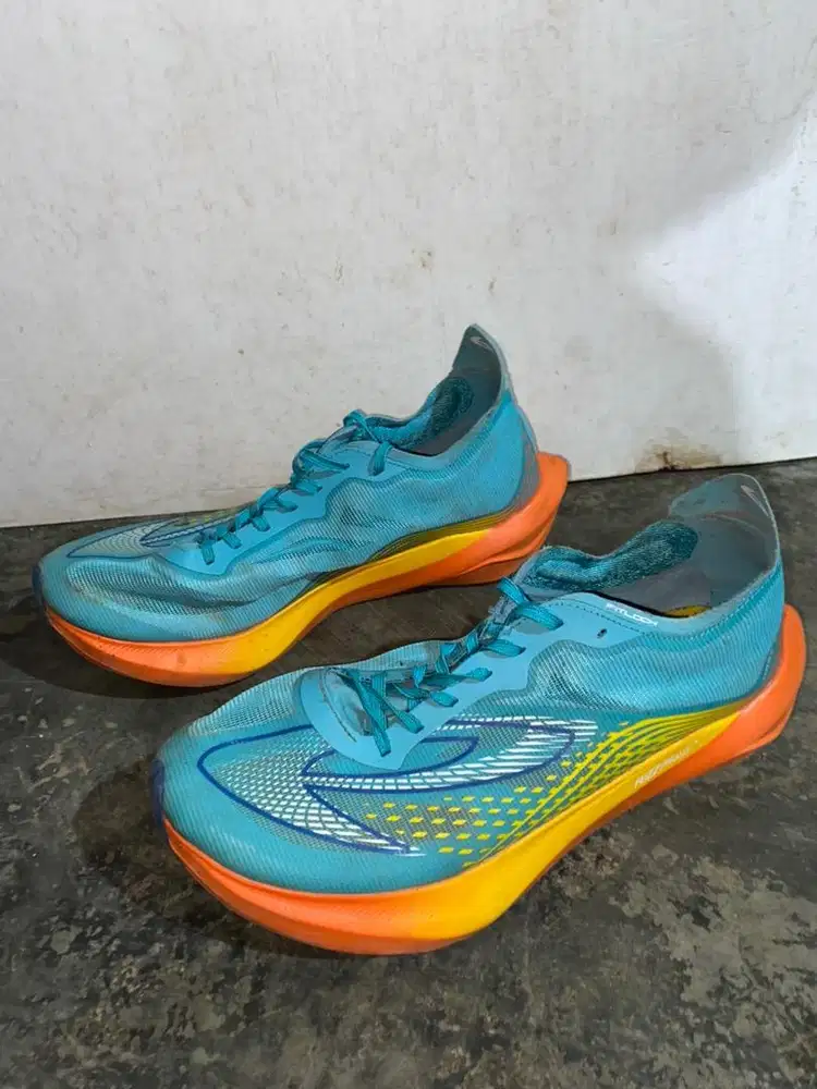 Sepatu nineten haze strike pro
