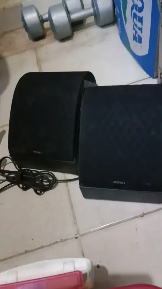 Sepasang bahan speaker merek energy canada
