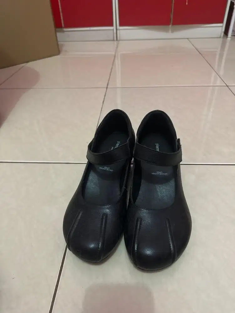 Pierre cardin nomor 38