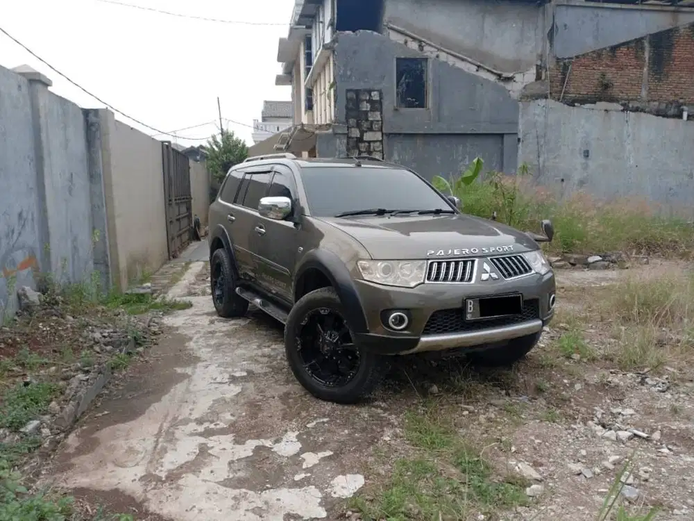 Pajero Exceed 2012