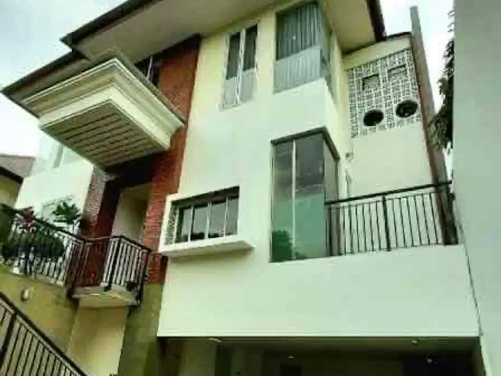 Rumah Mewah N Strategis 
Area Pondok Indah
