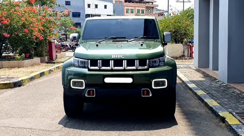 Km8rb baic bj40 plus turbo 4x4 awd 2024 pakai 2025 hijau