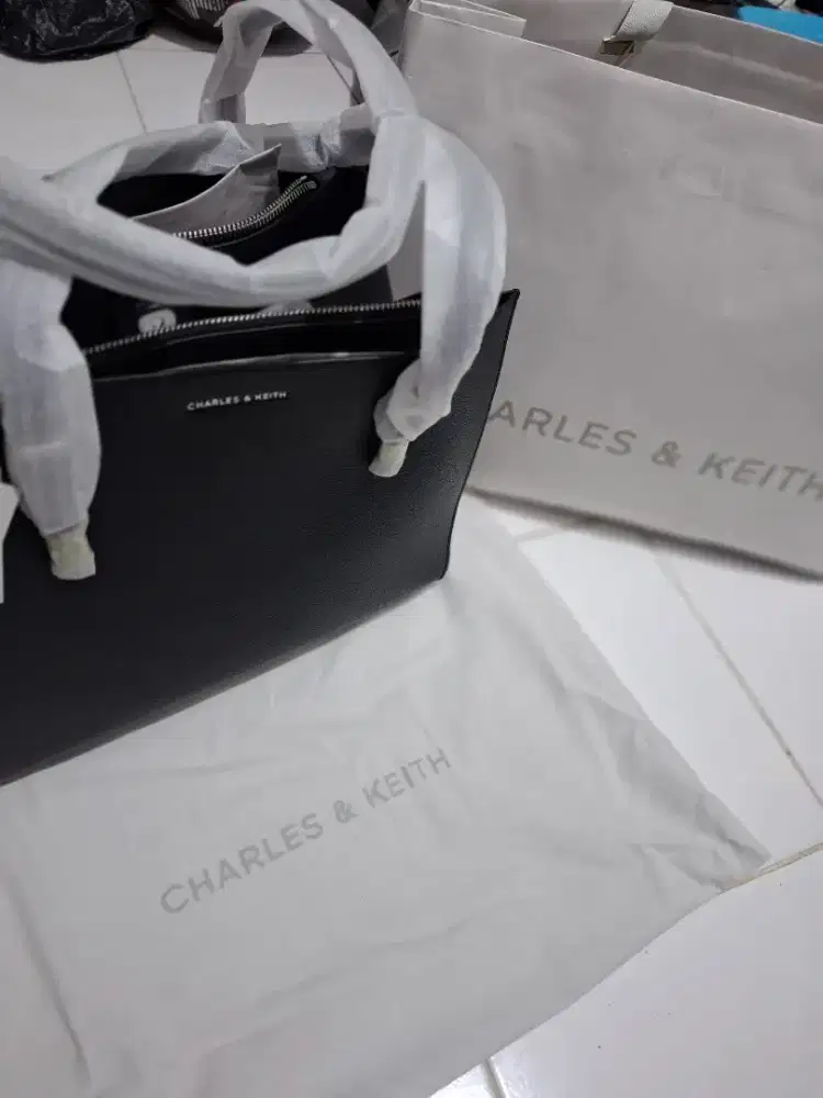Tas charles n keith barang baru