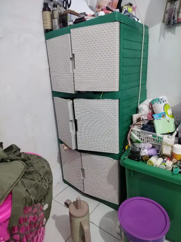 Lemari plastik 3 susun